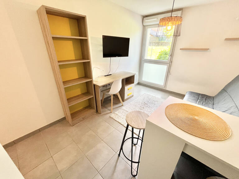 PROCHE CHU - Studio meublé sécurisé récent de 21.09m2 avec p — photo 1