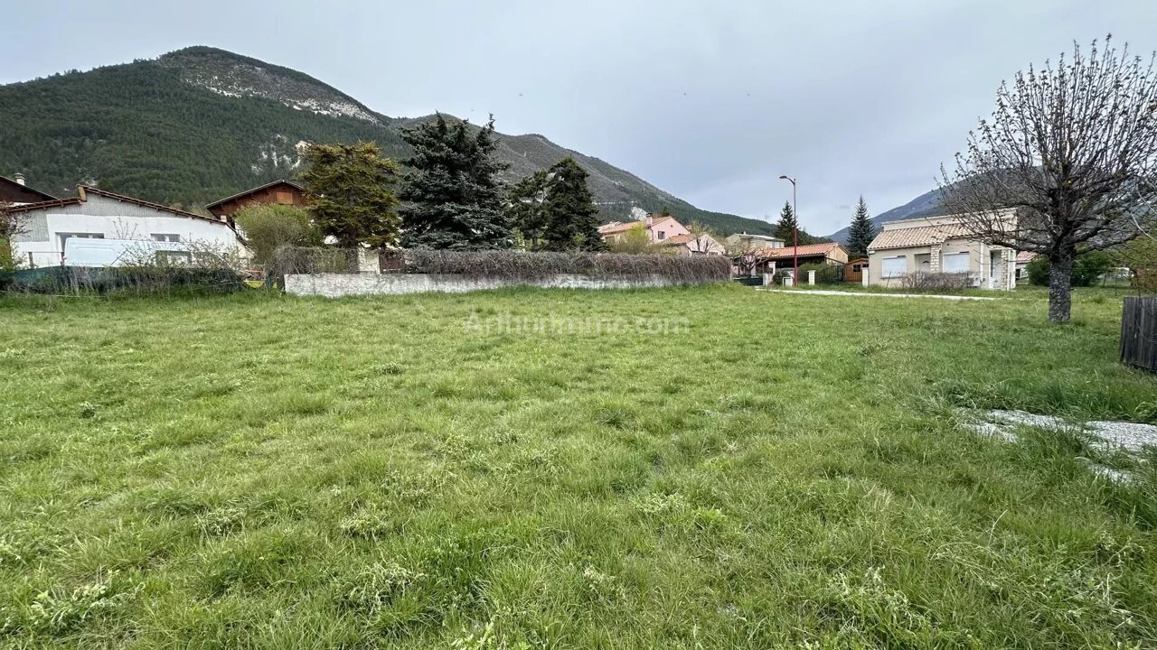 terrain  pièces 660 m2 à vendre à Saint-André-les-Alpes (04170)