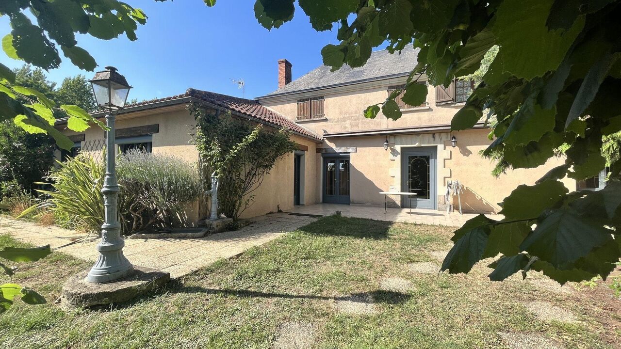 maison 8 pièces 260 m2 à vendre à Saint-Varent (79330)