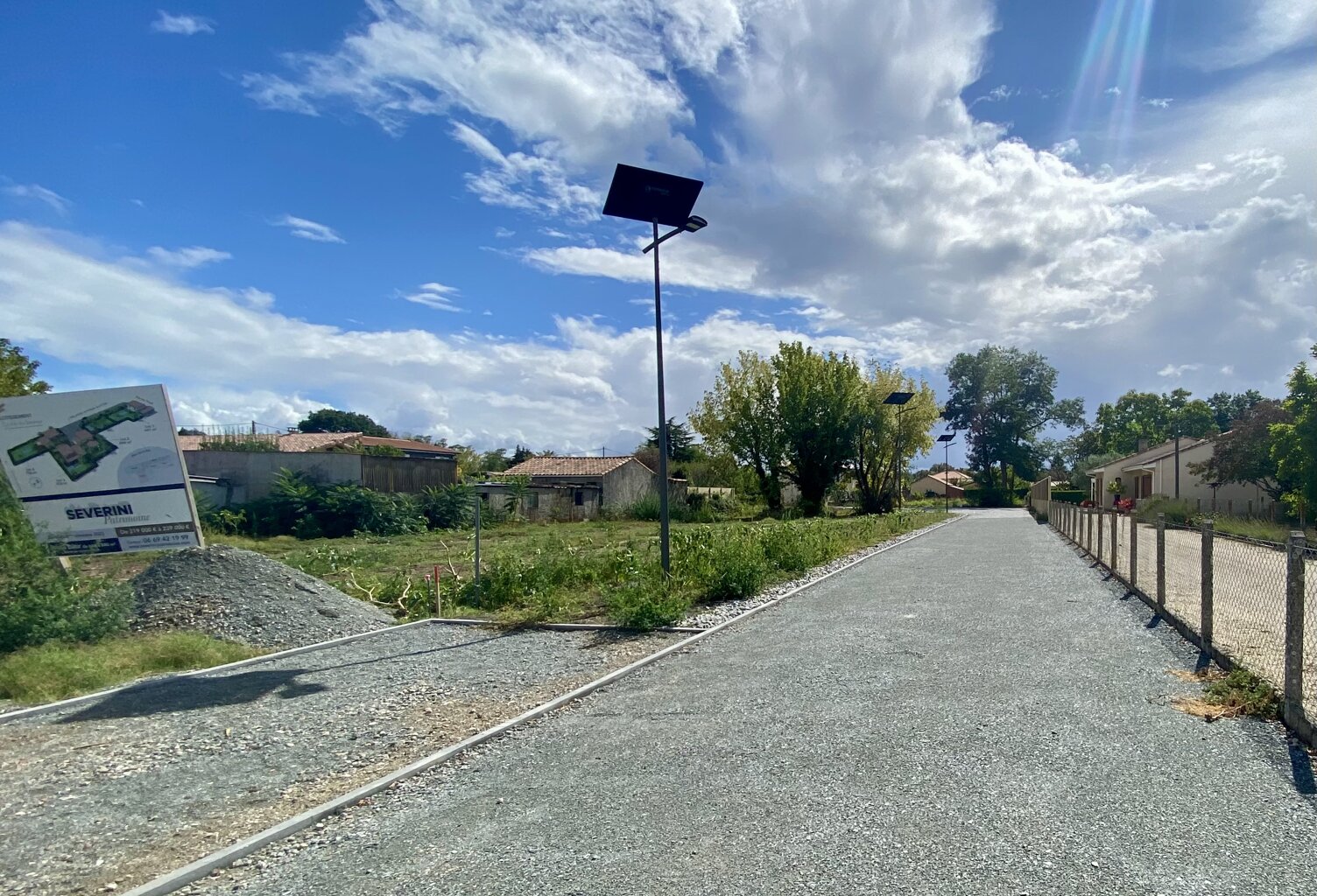 Terrains à bâtir à AMBARÈS et LAGRAVE, Quartier Le Pontet. — photo 1