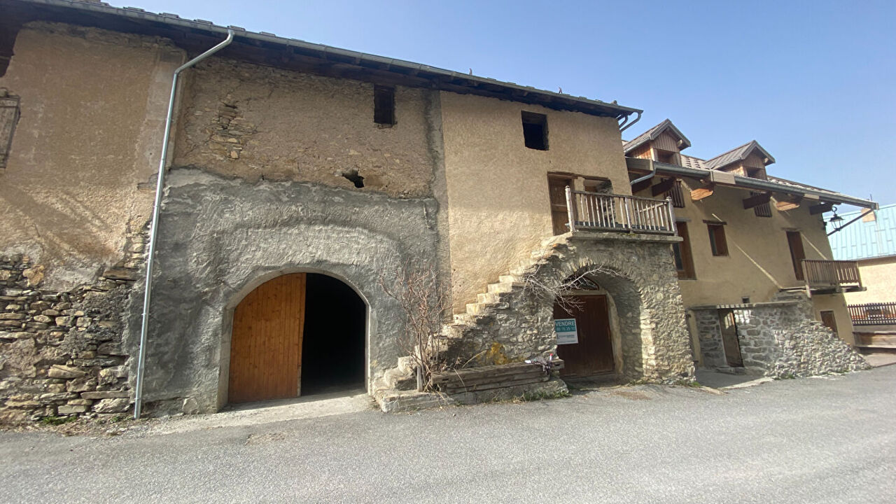 maison 3 pièces 220 m2 à vendre à Crévoux (05200)