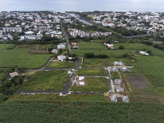 Vente Terrain 305 m&sup2; — photo du bien