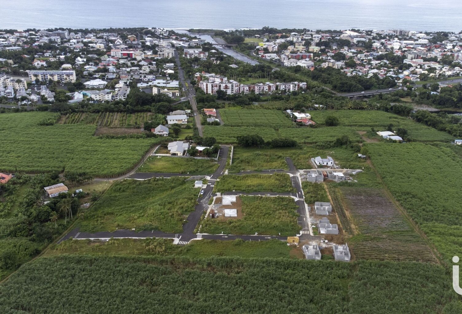 Vente Terrain 305 m&sup2; — photo 1