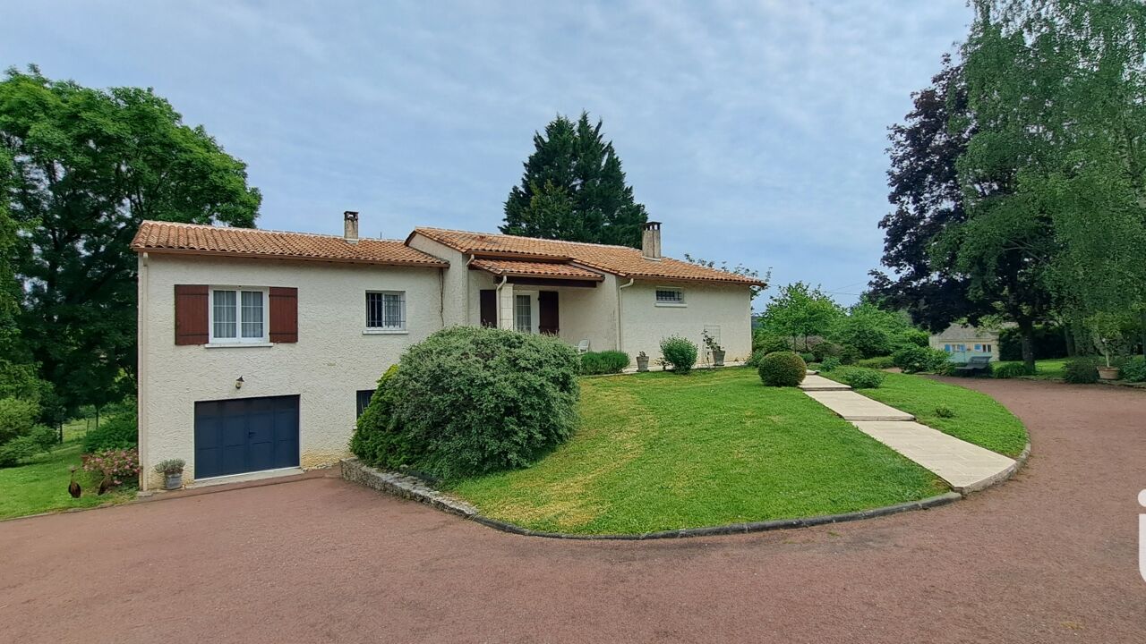 maison 4 pièces 130 m2 à vendre à Saint-Germain-du-Salembre (24190)