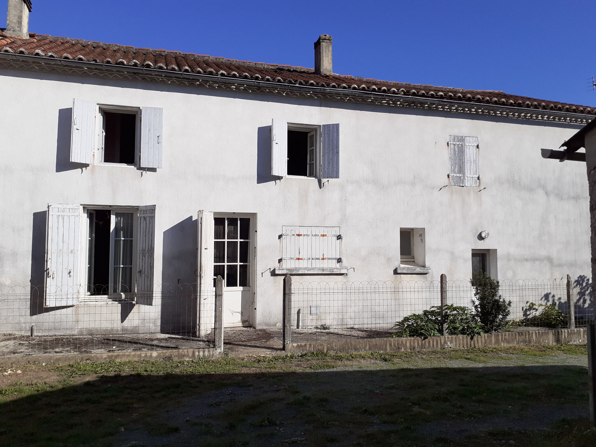 Villa / Maison 4 pièces  à vendre Saint-Jean-d'Angély 17400