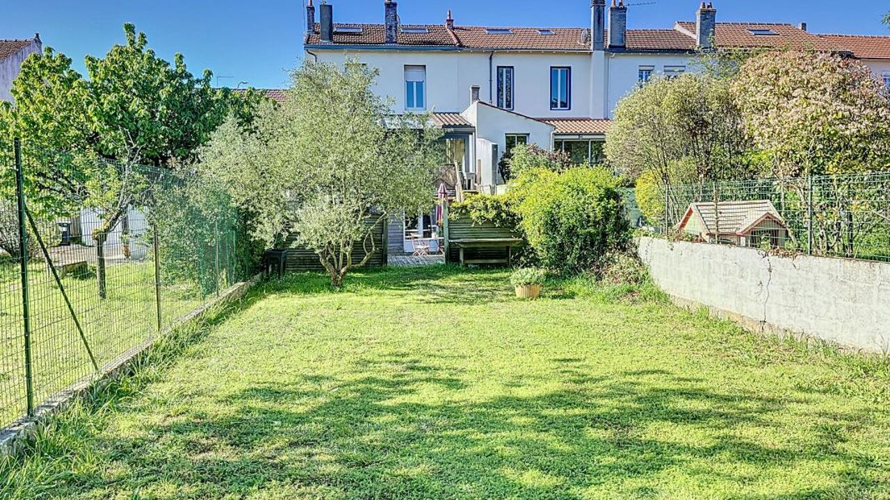 maison 5 pièces 179 m2 à vendre à La Rochelle (17000)