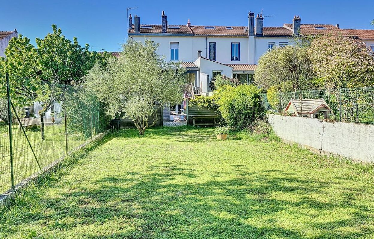 maison 5 pièces 179 m2 à vendre à La Rochelle (17000)