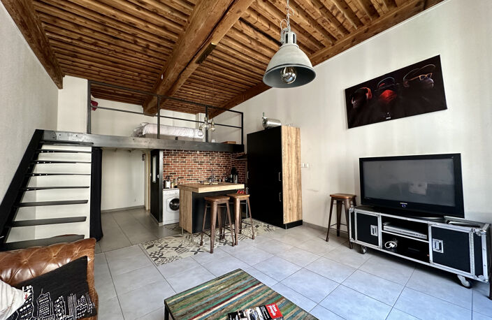 T1bis proche Place Colbert. — photo 4
