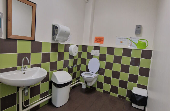 Location commerce  230 m² à Saintes (17100) — photo 5