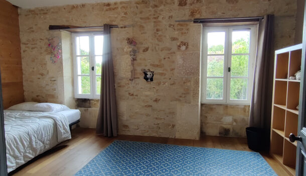 Villa / Maison 10 pièces  à vendre Burie 17770