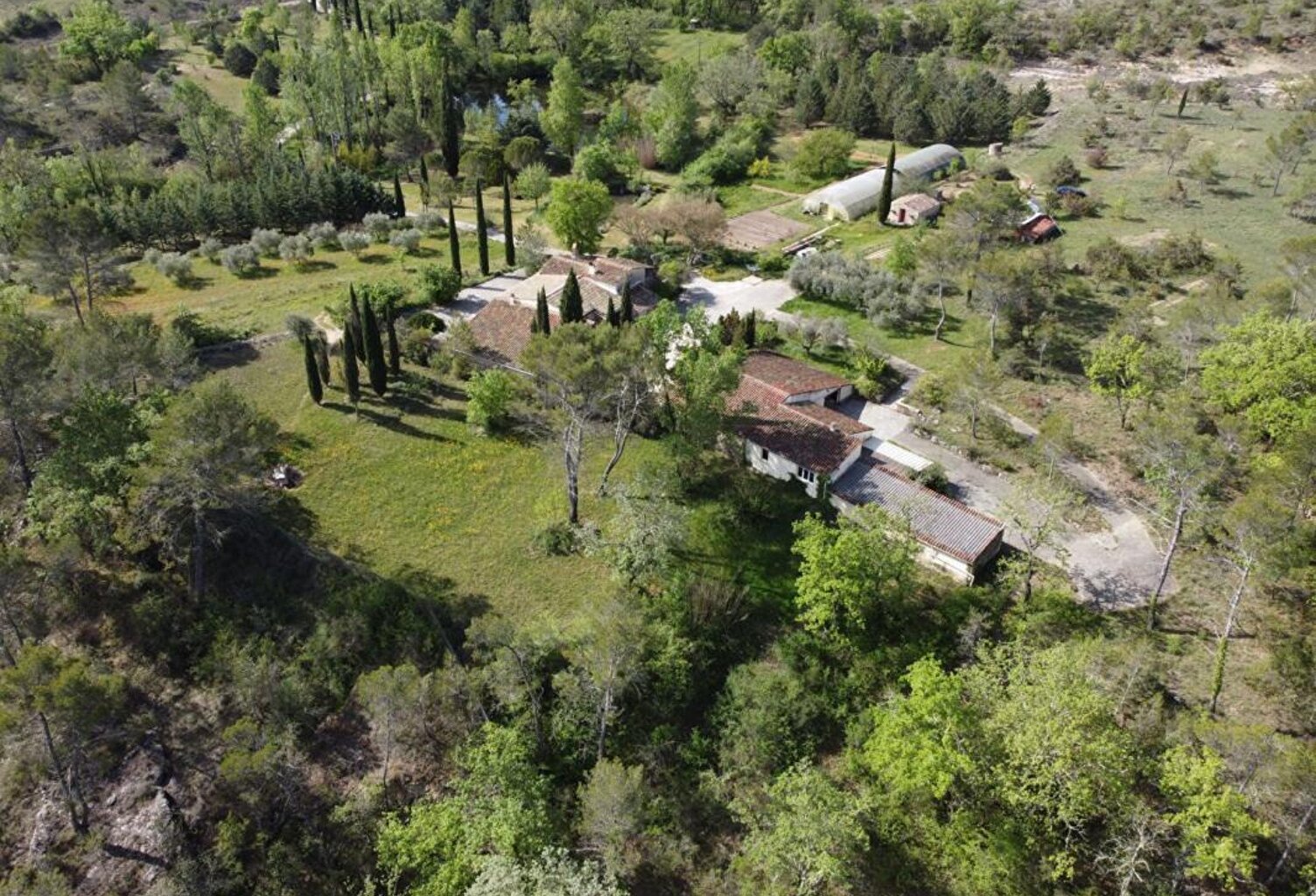 maison + gîte sur plus de 6,2 ha de terrain avec un étang — photo 1