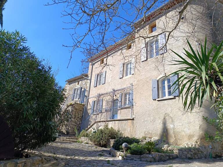mas avec gîte, dépendances et piscine — photo 1