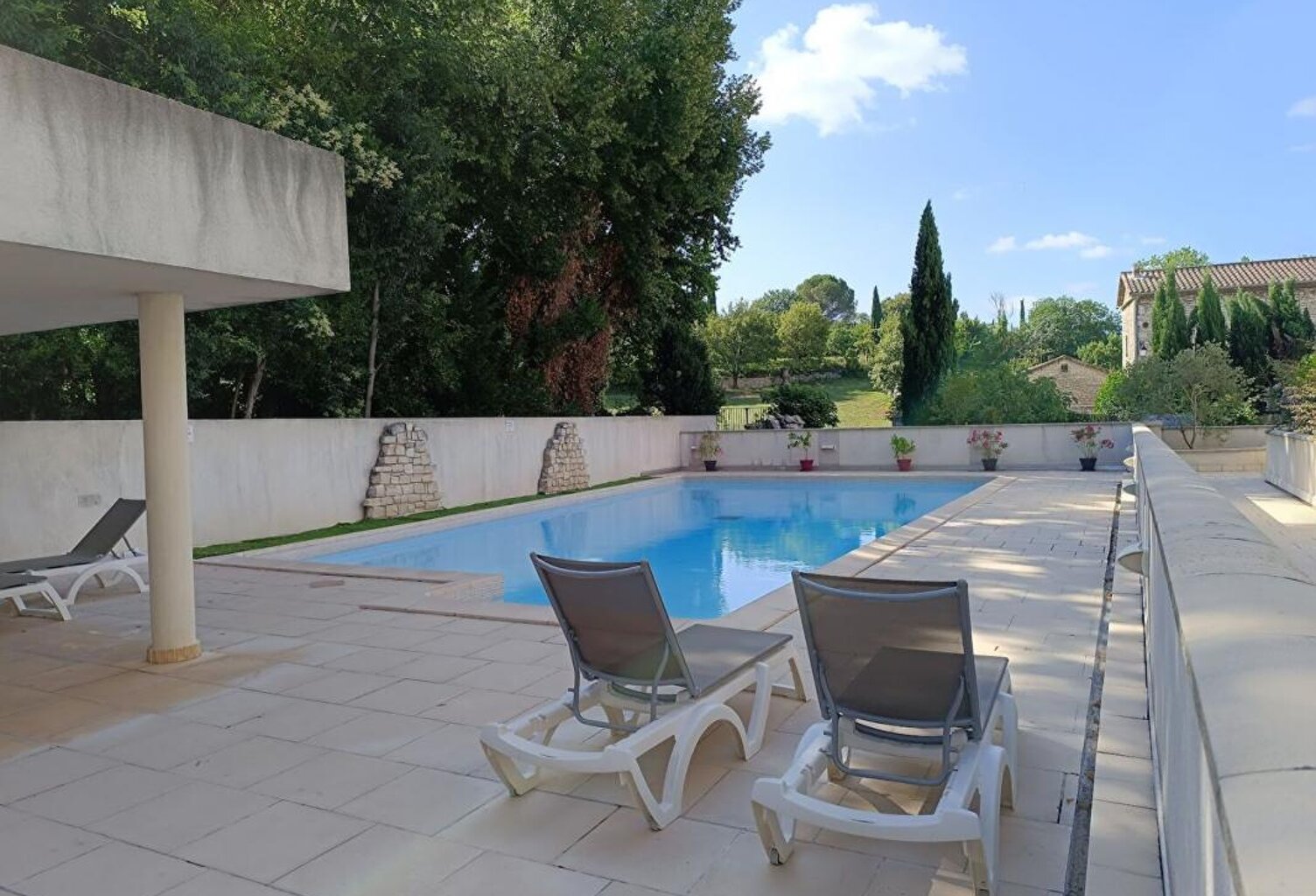 Studio avec terrasse et place de parking — photo 1