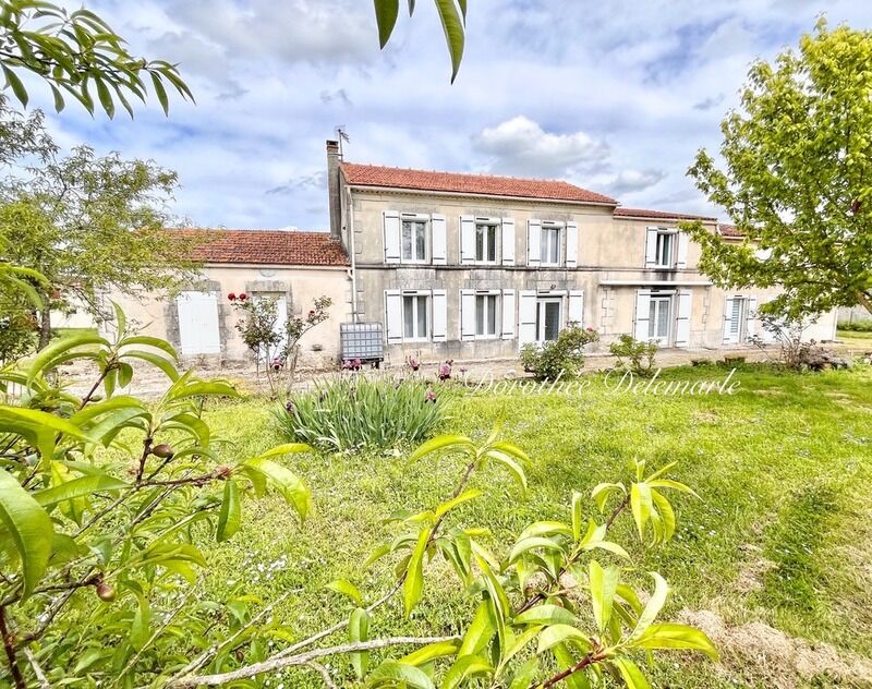 Villa / Maison 6 pièces  à vendre Saint-Jean-d'Angély 17400