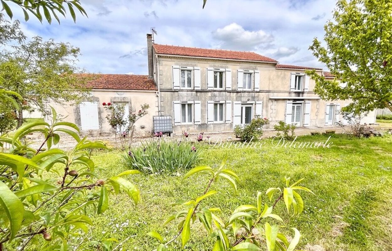 maison 6 pièces 173 m2 à vendre à Saint-Jean-d'Angély (17400)