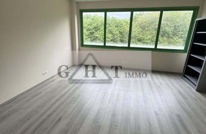 bureau + entrepot a vendre 1500 m² Savigny le temple — photo 3