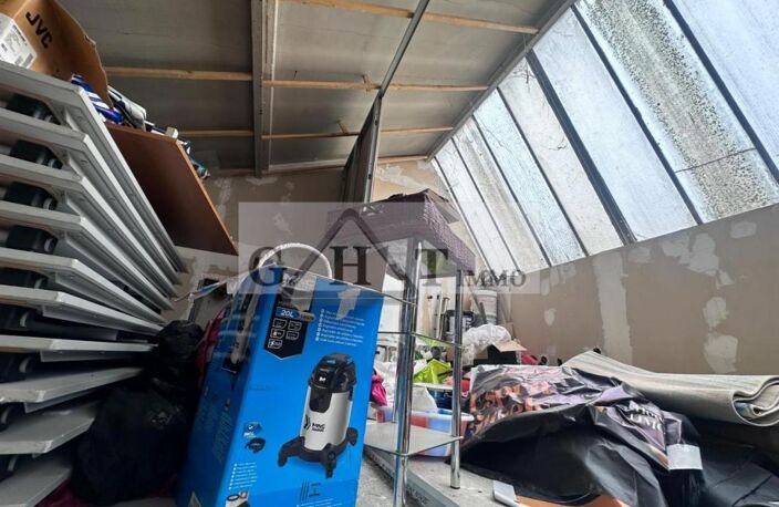 ENTREPOT DE 300M² A VENDRE  A SAINT-DENIS — photo 4