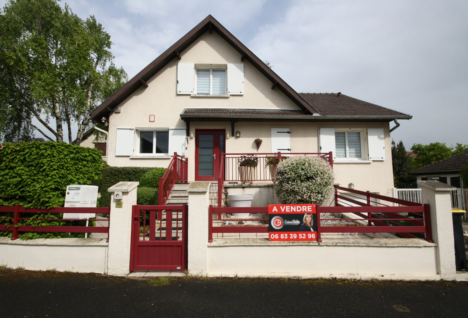 Exclusivite ! St Memmie maison familiale sur beau terrain arboré. 5 chambres et sous sol tota — photo 1