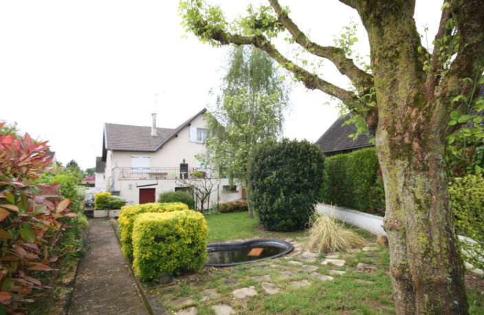 Exclusivite ! St Memmie maison familiale sur beau terrain arboré. 5 chambres et sous sol tota — photo 3