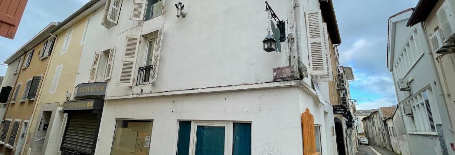 Immeuble  90 m² à vendre à Mont-de-Marsan (40000)
