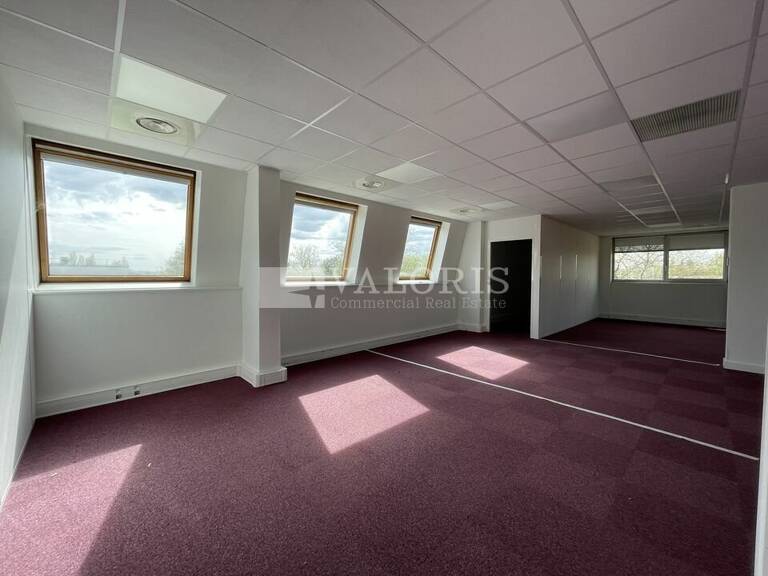 BUREAUX à LOUER — photo 1