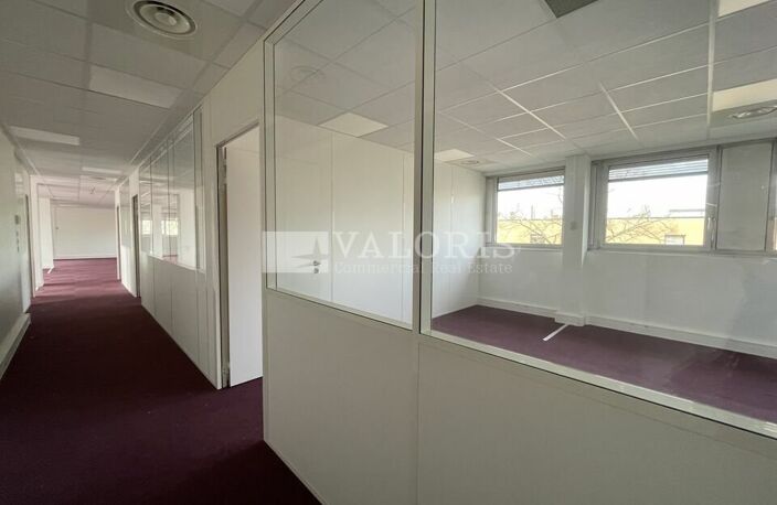 BUREAUX à LOUER — photo 2