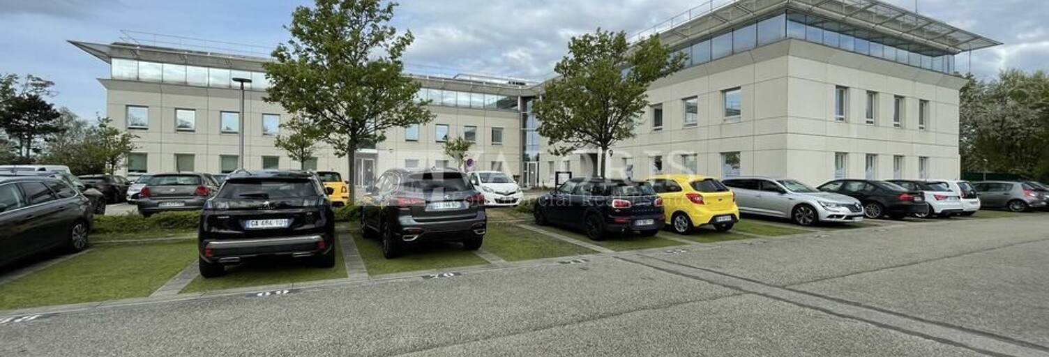 Bureau  219 m² à louer à Saint-Priest (69800)