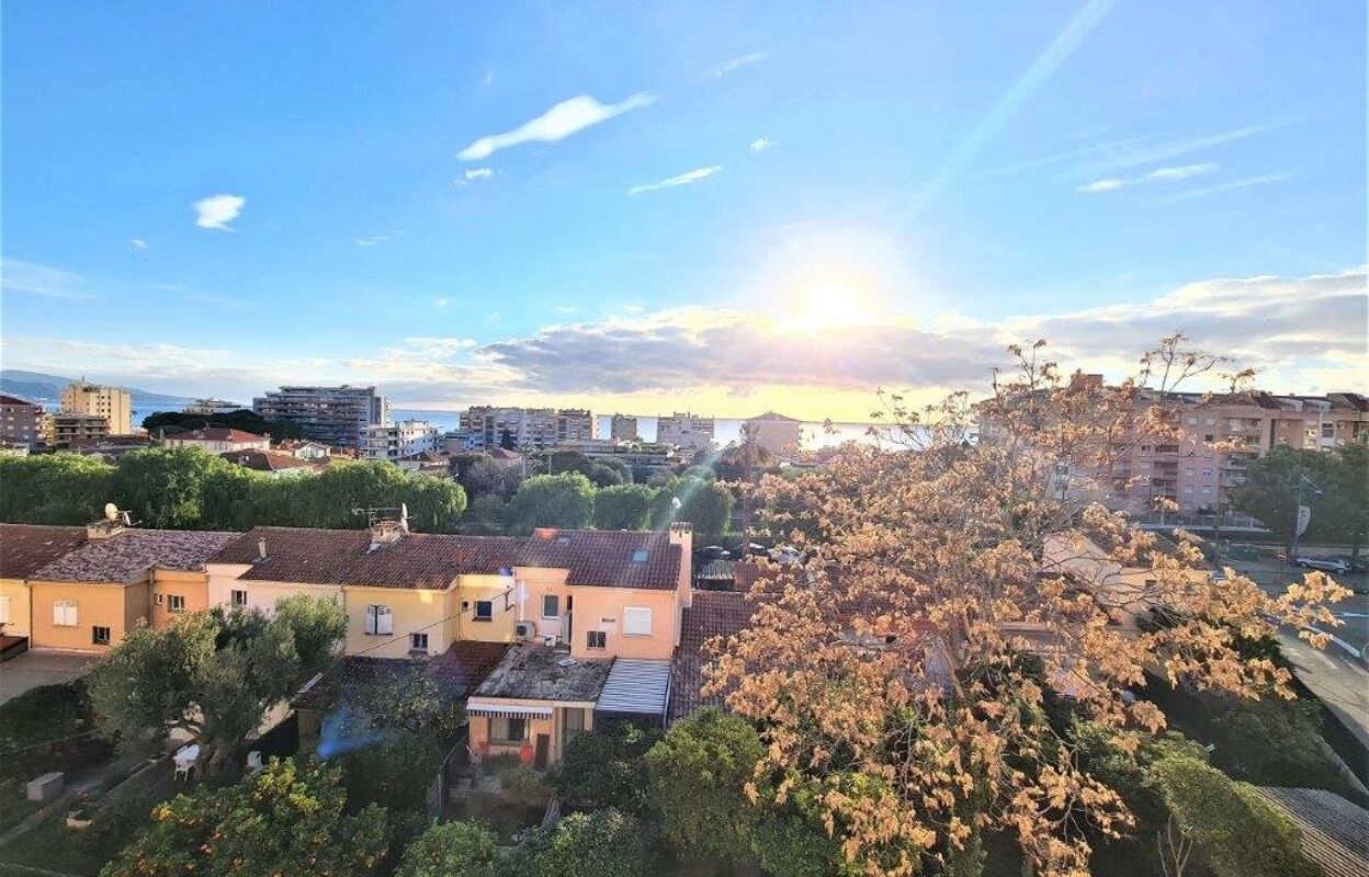 appartement 2 pièces 51 m2 à vendre à Roquebrune-Cap-Martin (06190)