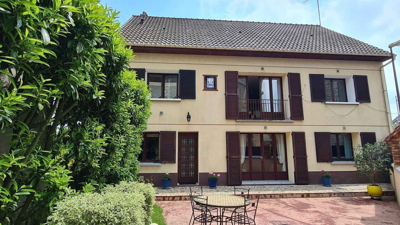 maison 8 pièces 182 m2 à vendre à Fontainebleau (77300)