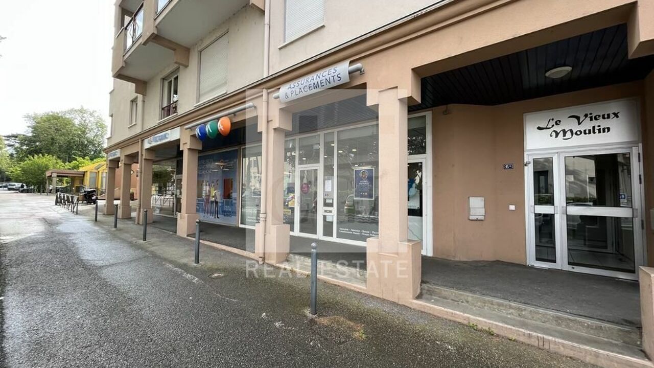 commerce  pièces 66 m2 à louer à Neuville-sur-Saône (69250)