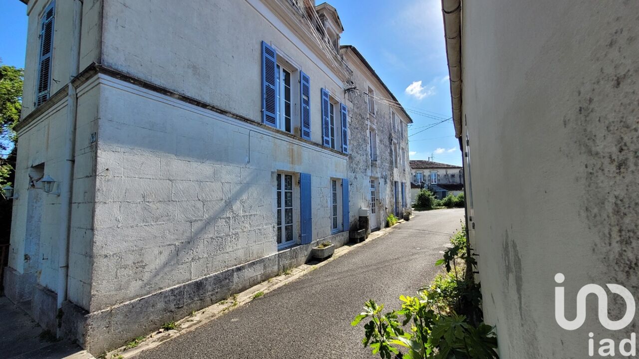 maison 19 pièces 244 m2 à vendre à Saint-Jean-d'Angély (17400)