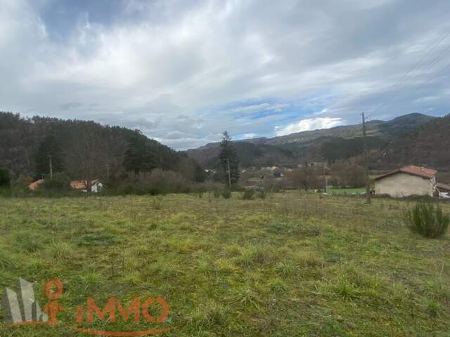 Terrain constructible — photo du bien