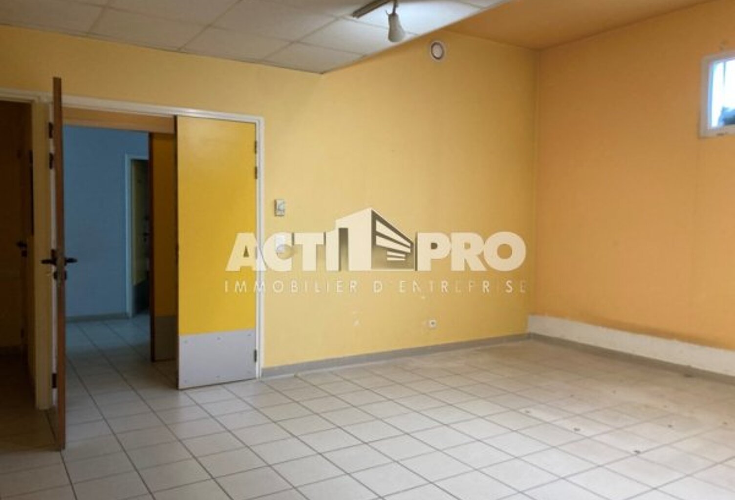 Bureaux à vendre — photo 1