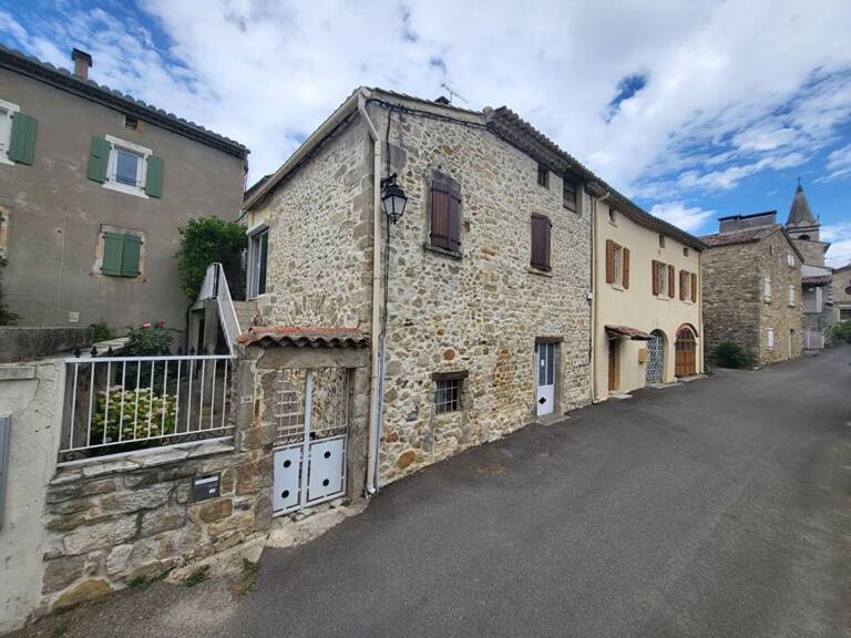 Maison de village en pierre — photo 1
