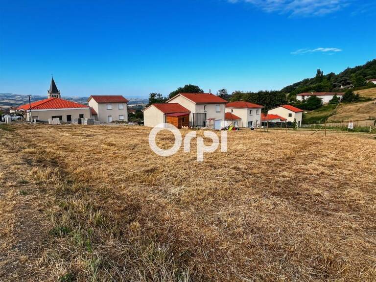  Construisez votre avenir à Pomeys – Terrain viabilisé de 807 m² au cœur du village ! — photo 1