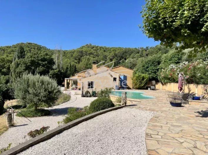 Villa / Maison 5 pièces  à vendre Cotignac 83570