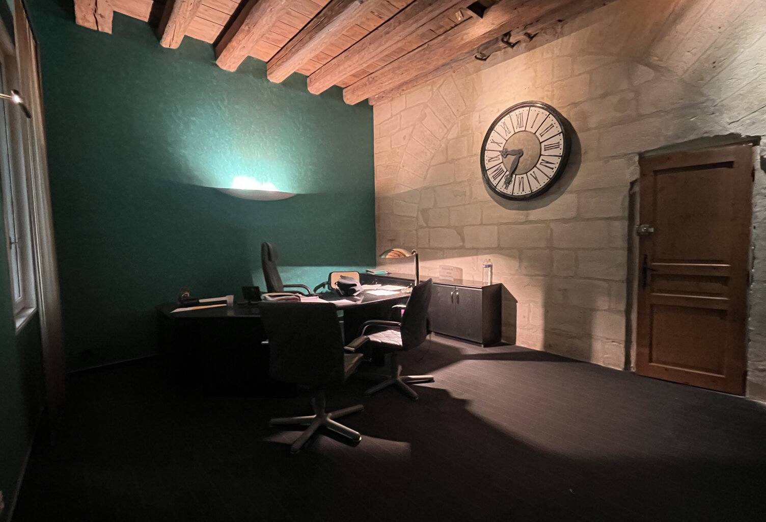 Location de bureaux dans un immeuble ancien - 15 cours Gambe — photo 1