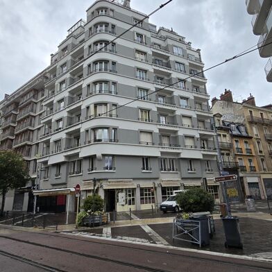 Appartement 4 pièces 270000 €