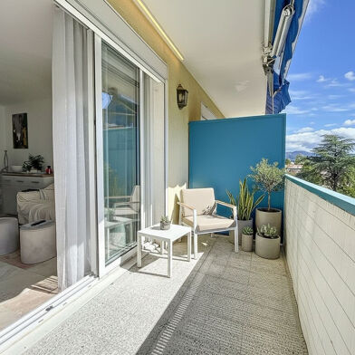 Appartement 4 pièces 220000 €