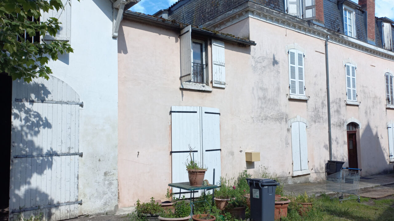 immeuble  pièces 350 m2 à vendre à Sauveterre-de-Béarn (64390)