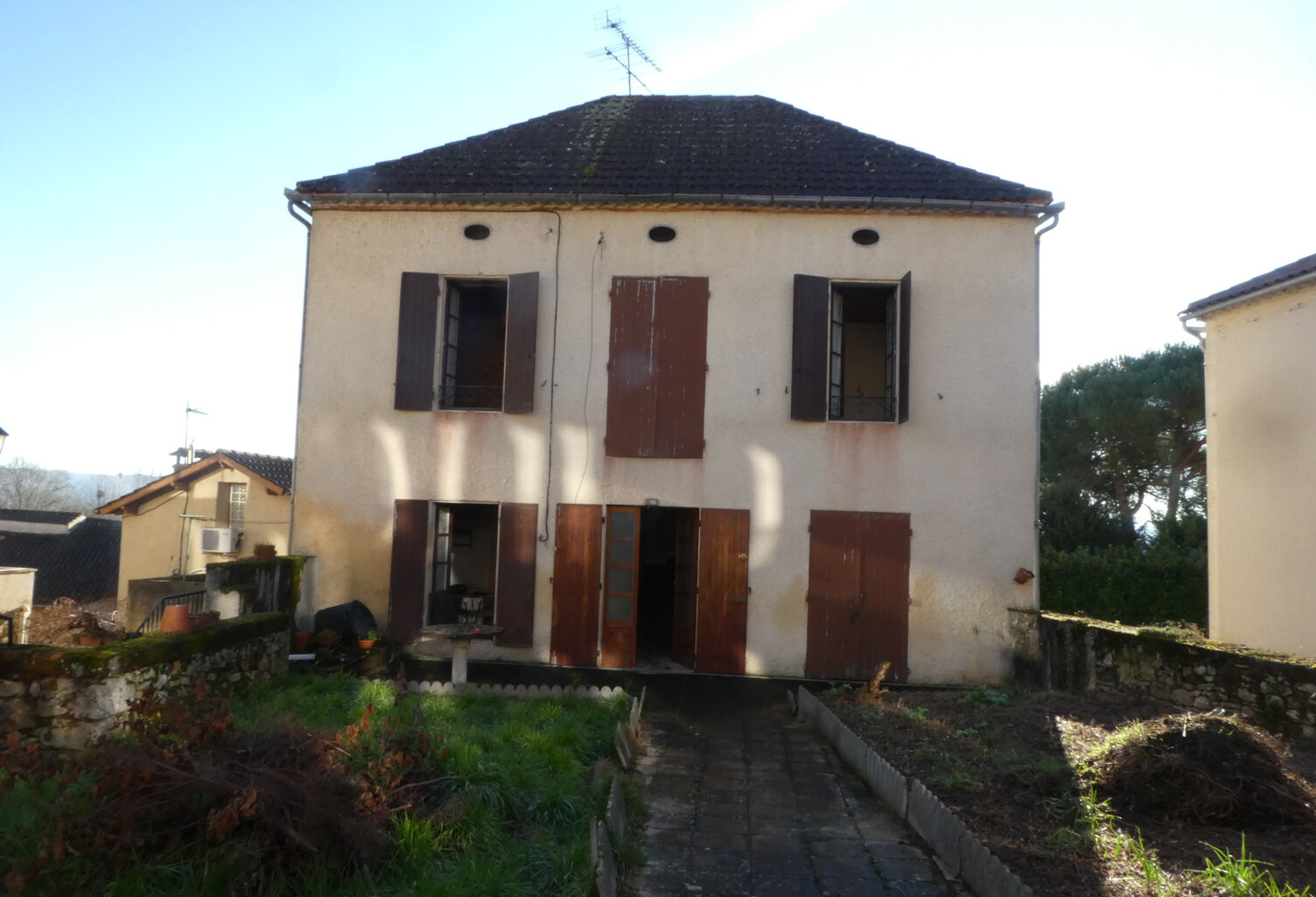 DANS LE LOT - MAISON DE VILLAGE EN PIERRE — photo 1