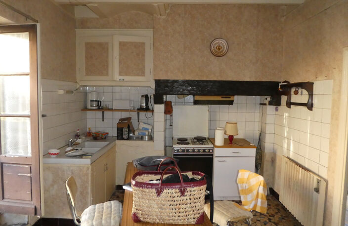 DANS LE LOT - MAISON DE VILLAGE EN PIERRE — photo 5