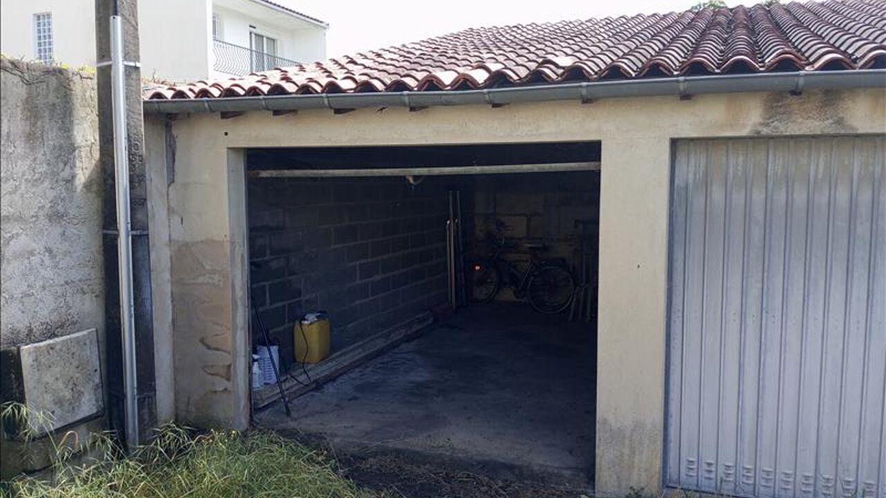 garage  pièces  m2 à vendre à Saintes (17100)