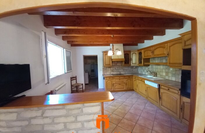 Villa — photo 2