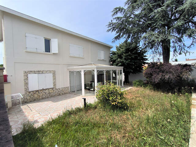 Immeuble / Maison de rapport — photo du bien