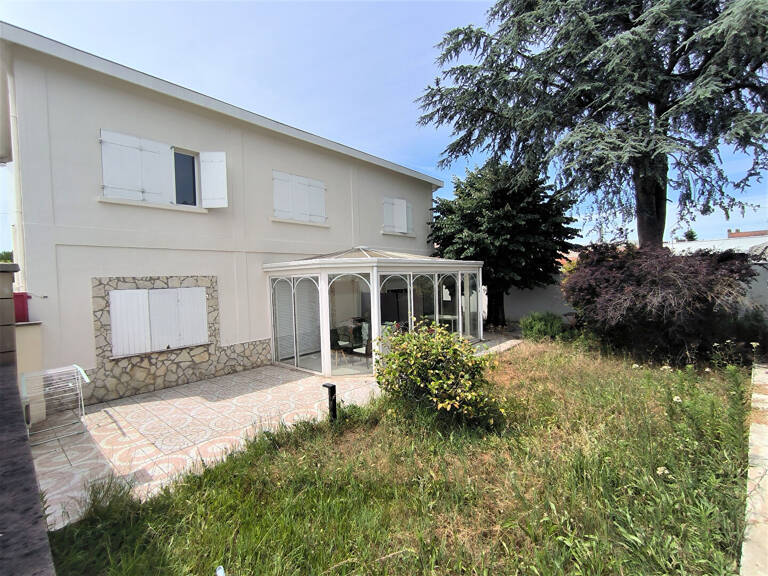 Immeuble / Maison de rapport — photo 1