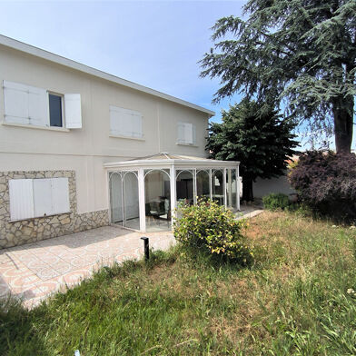 Immeuble  859050 €