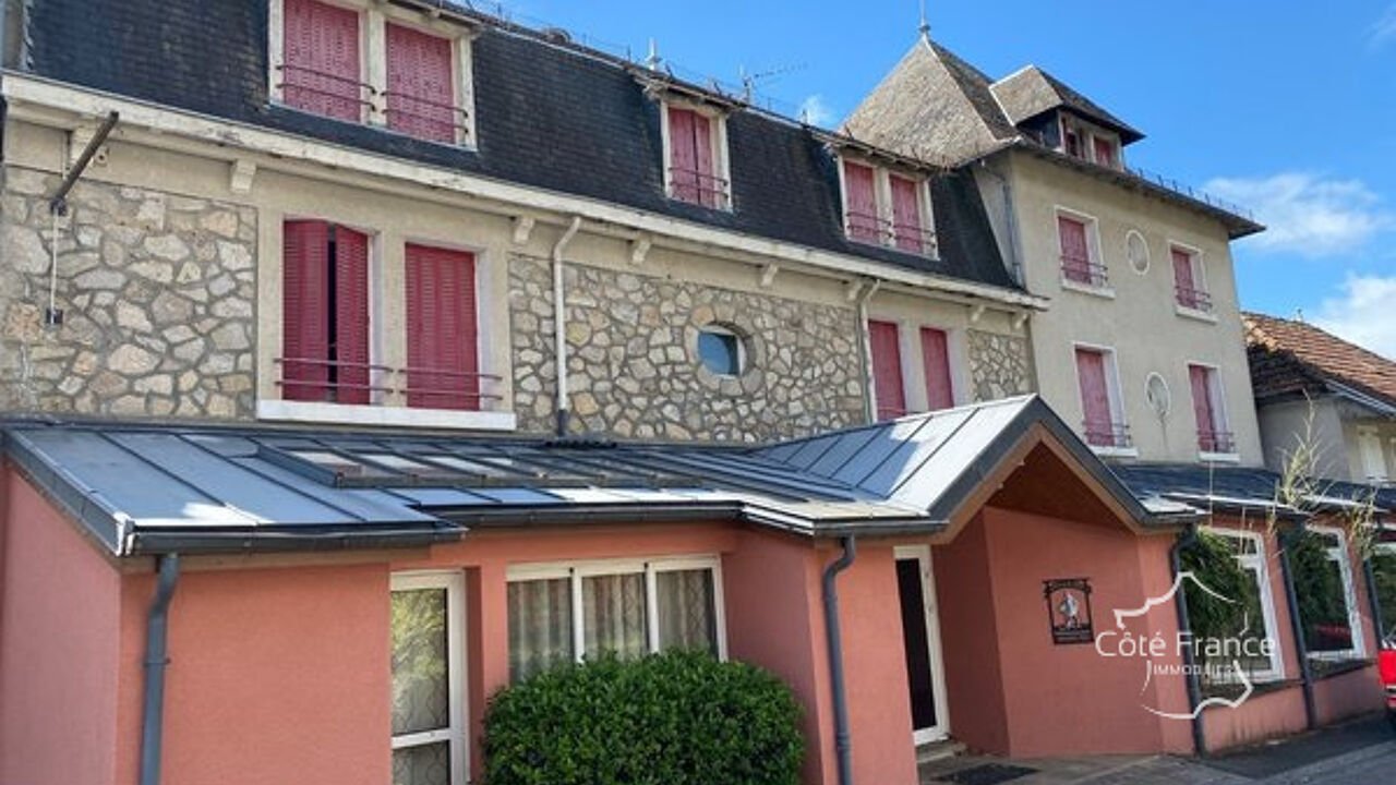 divers 21 pièces 500 m2 à vendre à Calvinet (15340)