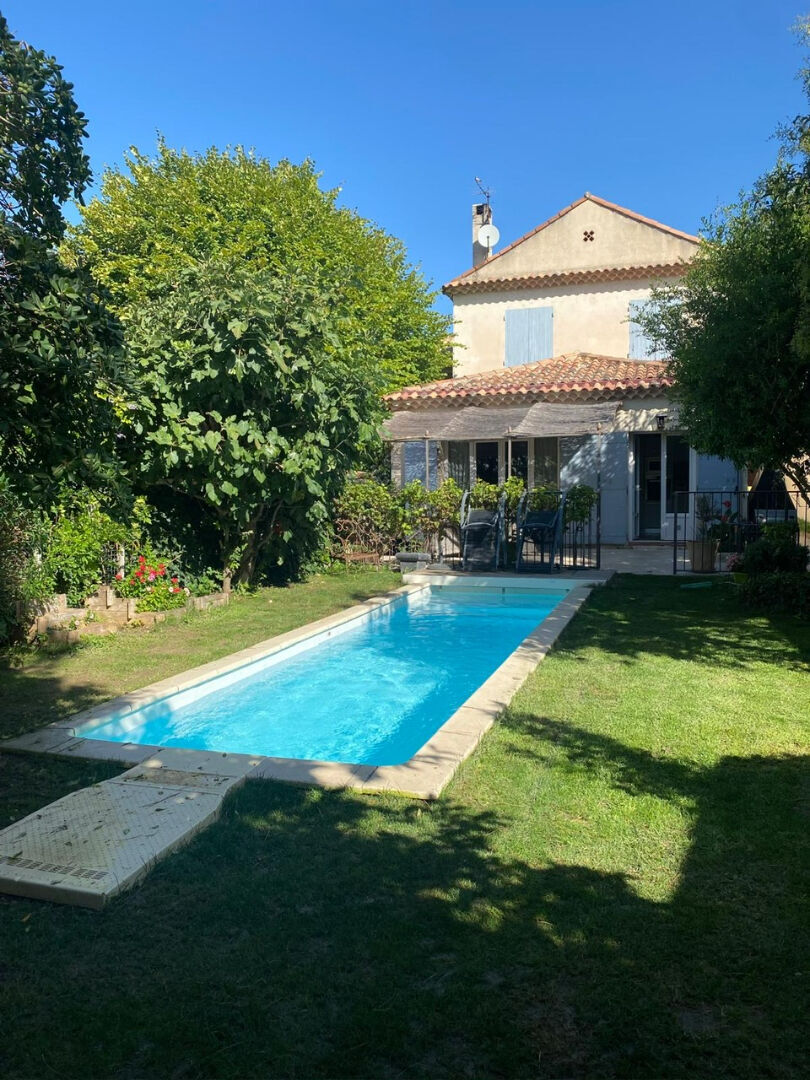 Villa / Maison 6 pièces  à vendre Aix-en-Provence 13100