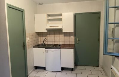 location appartement 260 € CC /mois à proximité de Lanuéjouls (12350)